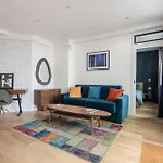 Grand Appartement Climatise 2Br Avec Terrasse