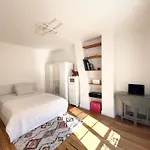 Nice Place Near Of Eiffel Tower!