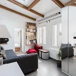 Cozy And Modern Apartment In Paris