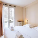 Central & Spacious Apartment For 6