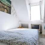 Very Central Studio Apartment For 2 In Paris