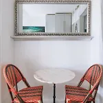 Very Central Studio Apartment For 2 In Paris