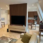 Luxueux Appartement Metro George V - Hermes - Champs-Elysees - Arc De Triomphe