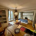 Appartement De 2 Chambres Au Coeur De Paris