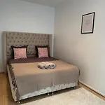 Charmant Appartement Au Moulin Rouge