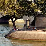 Studio Ile Saint Louis 75004 Paris