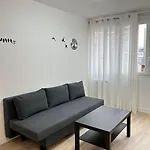 Spacious Accommodation Near Carre De Baudouin Bua