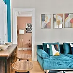 Appartement Cosy Et Colore Au Coeur De Paris