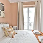 Appartement Cosy Et Colore Au Coeur De Paris
