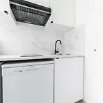 Studio Chaleureux Avec Terrasse - Paris 18 - 2P