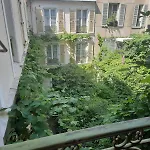 Chambres D\'Hotes Calmes Sur Jardin Paris Batignolles