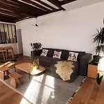 Appartement Place Des Vosges, 1 Chambres 4 P