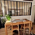 Appartement Place Des Vosges, 1 Chambres 4 P