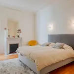 Prestigious Triangle D\'Or 2Br Champs-Elysee - Montaigne