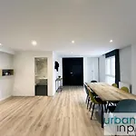 Urban Flat 182 - Spacious 4 Bedroom Flat In Paris