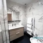 Urban Flat 182 - Spacious 4 Bedroom Flat In Paris