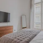 Spacious Apartment - 5Br-12P - Trocadero
