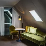 Le Pavillon Des Lettres