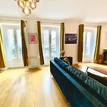 Appartement Elegant & Chic A Paris