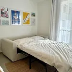Newly Refurbished Modern Studio