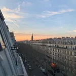 Magnifique Appartement Metro Voltaire