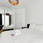 Eiffel Tower & Grenelle - 2Br - Cityapartmentstay