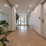 Stylish 1Bd Flat With Patio Rue Des Petites Ecuries