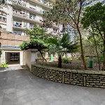 Stylish 1Bd Flat With Patio Rue Des Petites Ecuries
