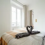 Appartement T2 Luxueux Invalides 2 Voyageurs
