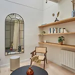 Apartment Le Marais Centre De Paris By Studio Prestige