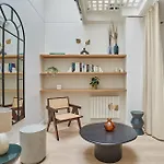 Apartment Le Marais Centre De Paris By Studio Prestige