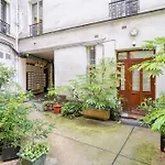 Pretty Apartment Close To Montmartre