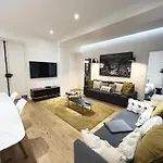 Urban Flat 69 - Beautiful Parisian Apartment In Center Of Paris