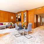 Paris 8 Elegant Appartement Familial