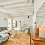 Stunning Duplex Near Place De La Nation
