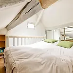 Stunning Duplex Near Place De La Nation