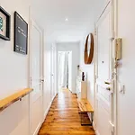 Cosy 2-Bedroom In Montmartre