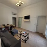 Bel Appartement Champs Elysees Avec 2 Chambres