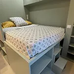 Charmant Studio Renove Avec Vue Sur Les Toits De Paris 7E Arrondissement