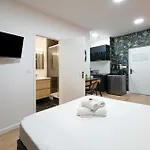 Modern Secure Studio- Perfect For 2- Catacombs