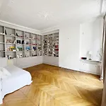 Spacious 3Br Flat / Madeleine