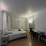 Appartement Des Champs Elysees