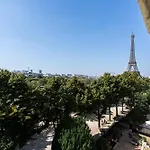 Luxury 4 Bedroom Eiffel Tower View