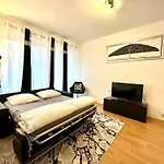 Champs Elysees Apartment 4