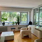 Somptueux Appartement, Vue Canal
