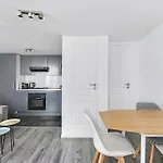 Off Bright Apartment In Heart Of Haut Marais