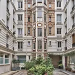 Quiet Bright Apartment