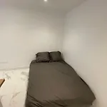 Appartement Au Rez De Chaussee Pres De Gare De Lyon