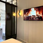Montmartre Romantic, Bed & Breakfast - Paris
