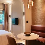 Rosso Levanto Room - Duke Housing